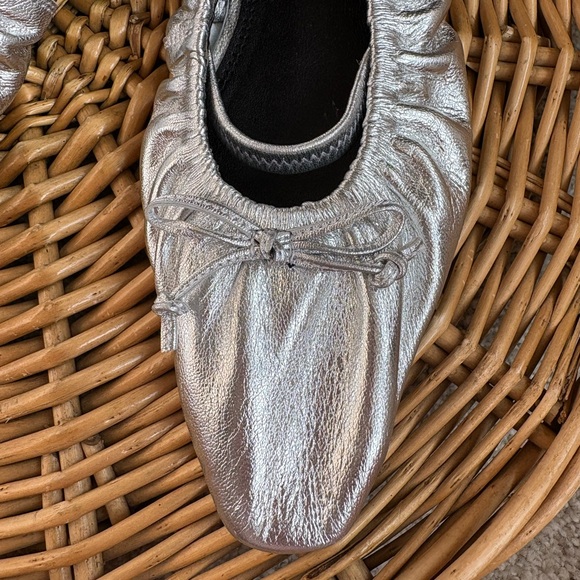 Topshop NEW Silver Chia Leather Ruched Ballet Flats With Strap Size 7 - Picture 8 of 9